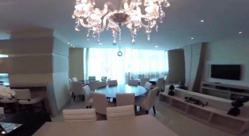 Apartamento em Meia Praia, Itapema