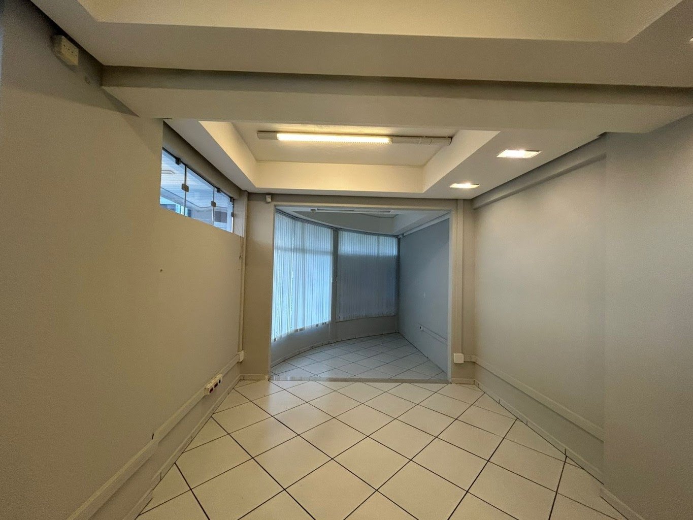 Prédio Comercial em Vila Nova, Blumenau — foto 3